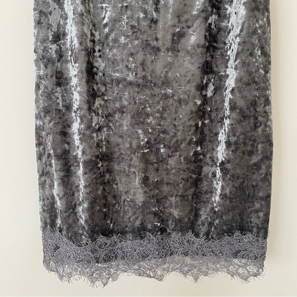 NWT Porridge x Anthropologie Tessie Grey
Velvet Lace Sequins Slip Dress S Party - Picture 4 of 16